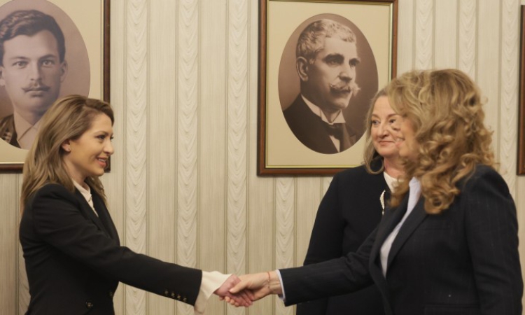 ГЕРБ предложи на Йотова да изберат нов председател на НС